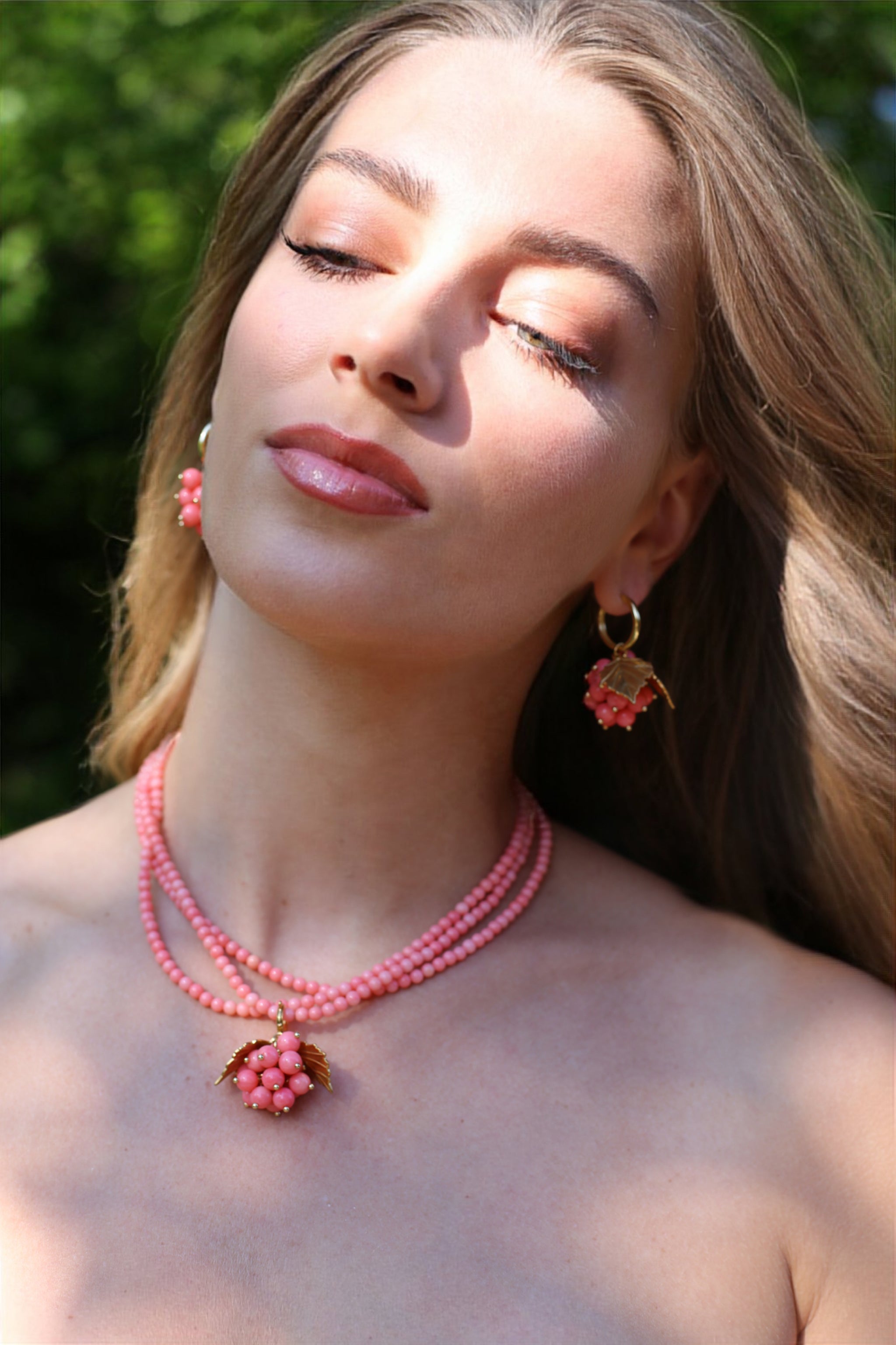 Cara necklace in Coral