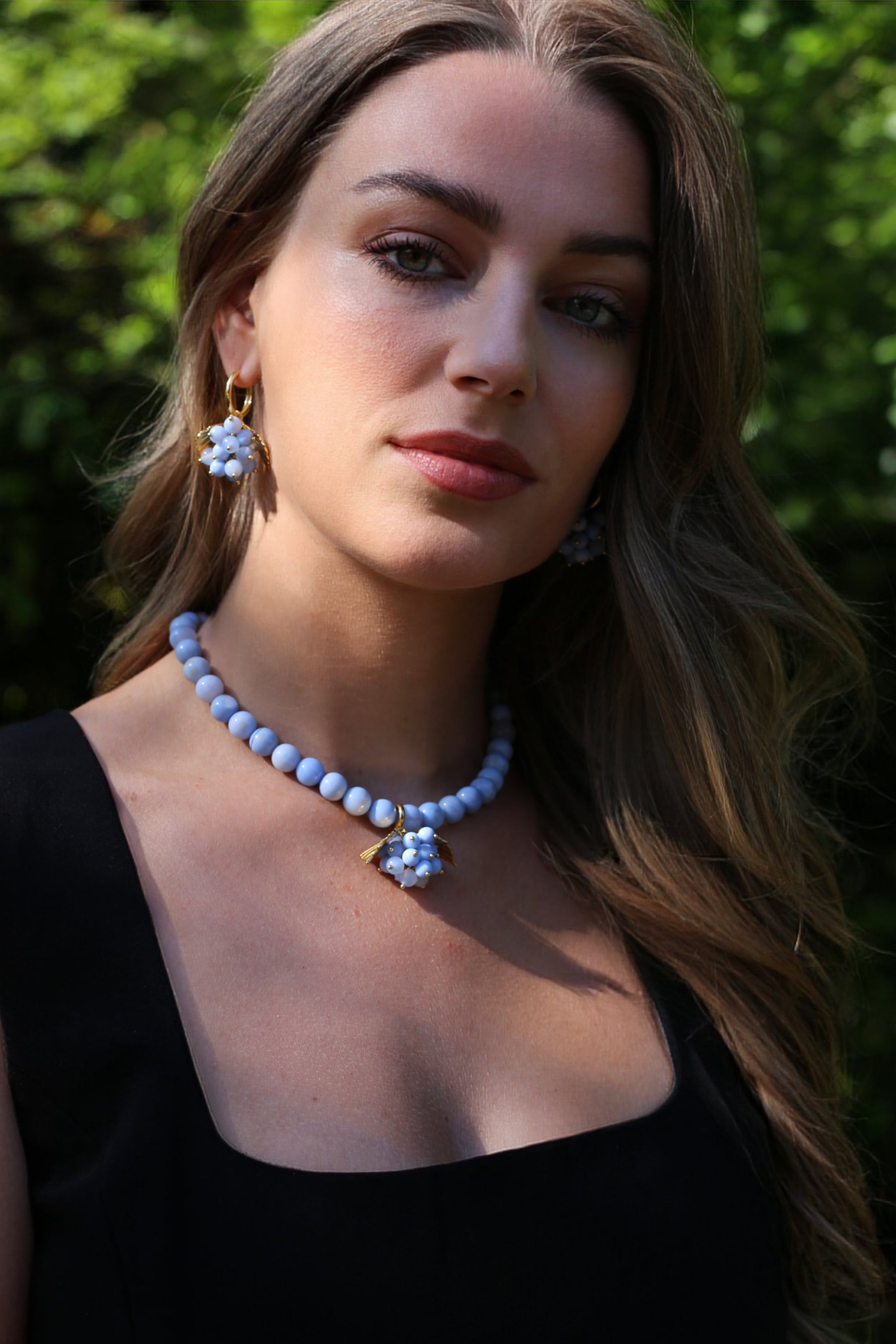 Grape earrings in blue Agate