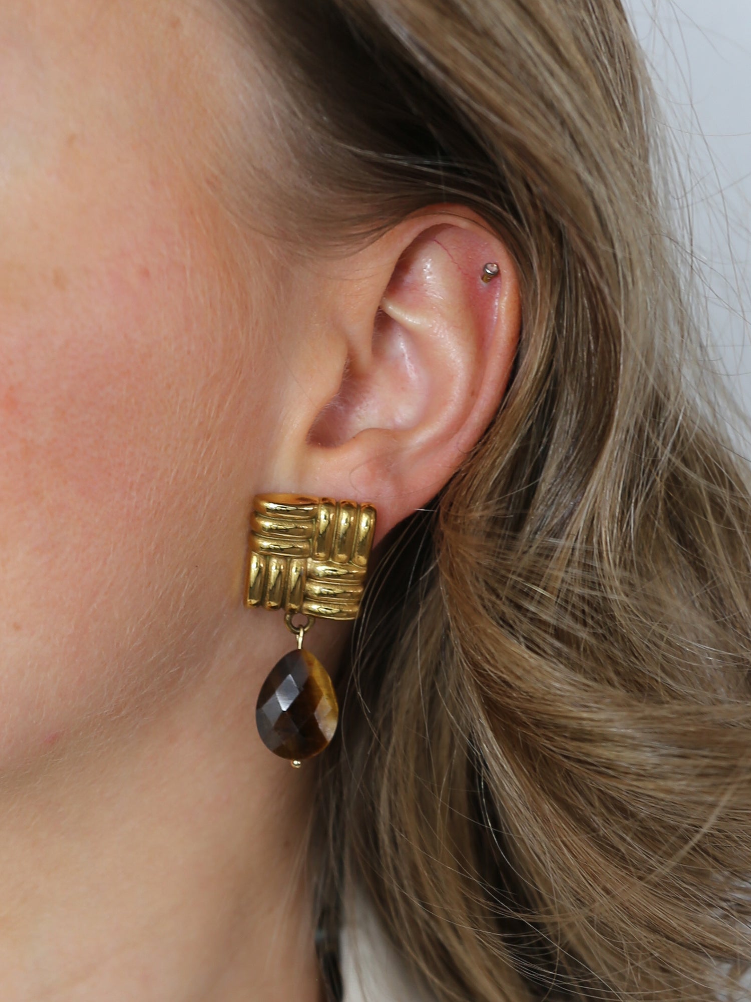 Lou earrings in Tiger eye